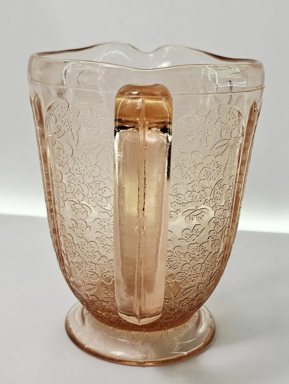 Jeannette Glass elegant vintage